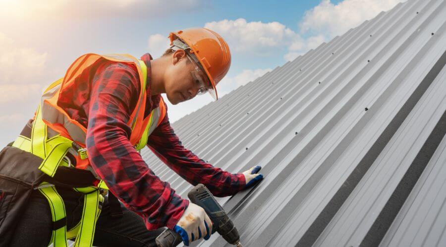 Professional gutter cleaning in New Baltimore, NY